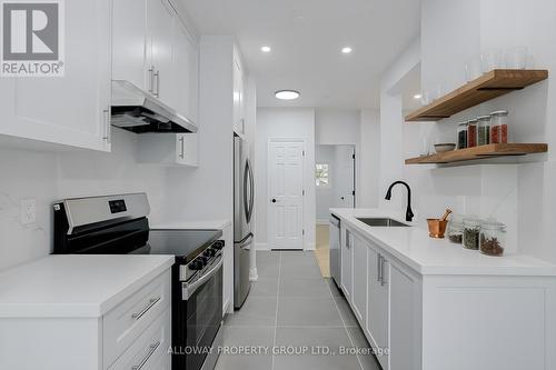 103 - 130 Pond Drive, Markham, ON - Indoor Photo Showing Kitchen