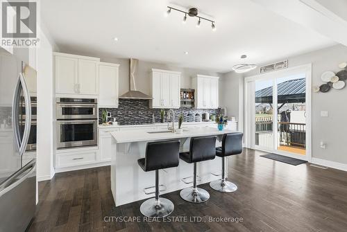 28 Celano Drive, Hamilton, ON - Indoor Photo Showing Kitchen With Upgraded Kitchen