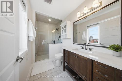 28 Celano Drive, Hamilton, ON - Indoor Photo Showing Bathroom
