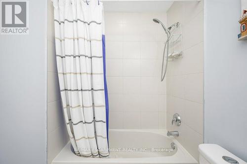 302 - 90 Charlton Avenue W, Hamilton, ON - Indoor Photo Showing Bathroom