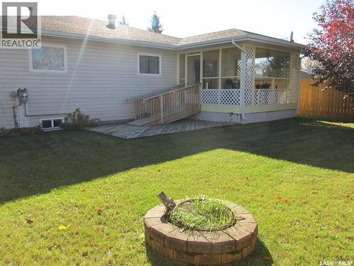 613 9Th Avenue W, Nipawin, SK - Outdoor With Deck Patio Veranda