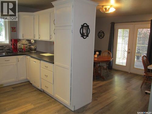 613 9Th Avenue W, Nipawin, SK - Indoor Photo Showing Kitchen
