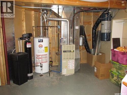613 9Th Avenue W, Nipawin, SK - Indoor Photo Showing Basement