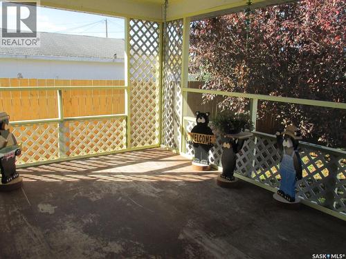 613 9Th Avenue W, Nipawin, SK - 