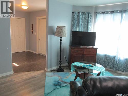613 9Th Avenue W, Nipawin, SK - Indoor