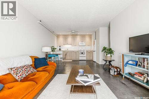 26 111 St Lawrence Crescent, Saskatoon, SK - Indoor Photo Showing Living Room