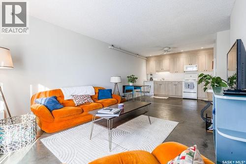 26 111 St Lawrence Crescent, Saskatoon, SK - Indoor Photo Showing Living Room