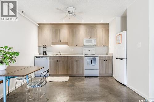 26 111 St Lawrence Crescent, Saskatoon, SK - Indoor Photo Showing Kitchen