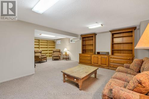 27 Snowshoe Mill Way, Toronto, ON - Indoor