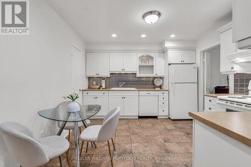 27 Snowshoe Mill Way, Toronto, ON - Indoor Photo Showing Kitchen