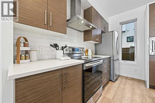 3569 19 Avenue Sw, Calgary, AB - Indoor Photo Showing Kitchen