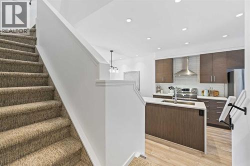 3569 19 Avenue Sw, Calgary, AB - Indoor Photo Showing Kitchen