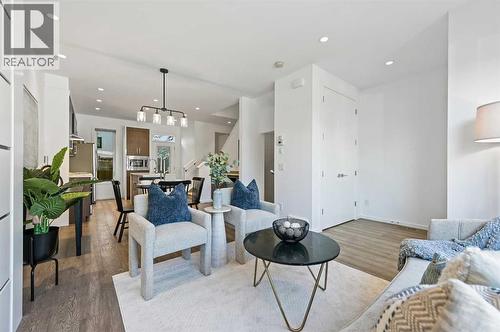 3569 19 Avenue Sw, Calgary, AB - Indoor Photo Showing Other Room