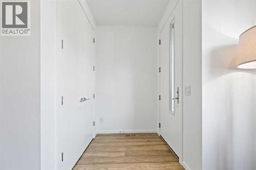 3569 19 Avenue Sw, Calgary, AB - Indoor Photo Showing Other Room