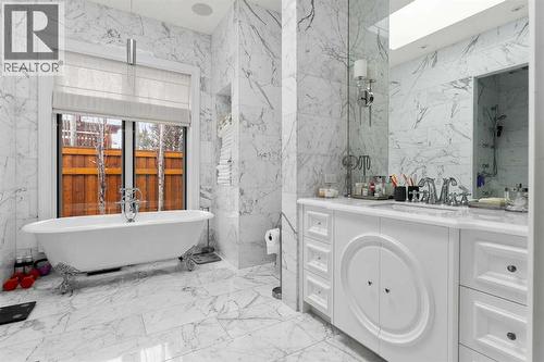 1020 Bel-Aire Drive, Calgary, AB - Indoor Photo Showing Bathroom