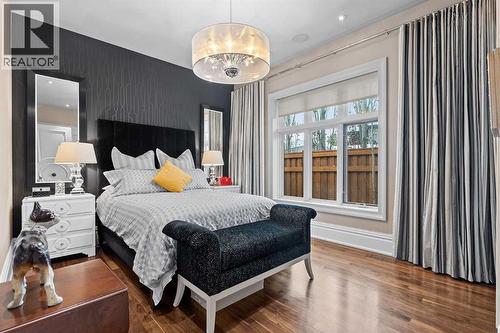 1020 Bel-Aire Drive, Calgary, AB - Indoor Photo Showing Bedroom