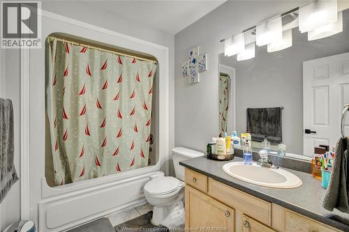 787 Helena Court, Belle River, ON - Indoor Photo Showing Bathroom