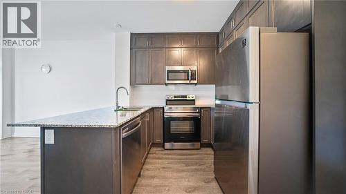 95 Dundas Street Unit# 004, Oakville, ON - Indoor Photo Showing Kitchen With Upgraded Kitchen