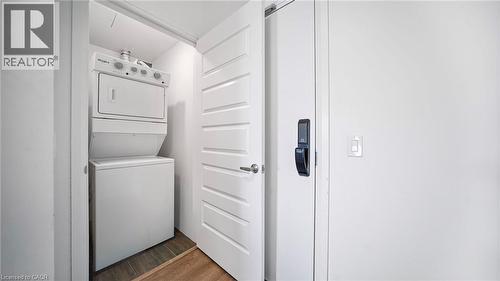 95 Dundas Street Unit# 004, Oakville, ON - Indoor Photo Showing Laundry Room