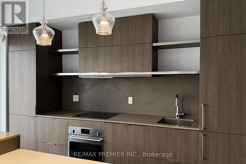 2303 - 197 Yonge Street, Toronto, ON - Indoor