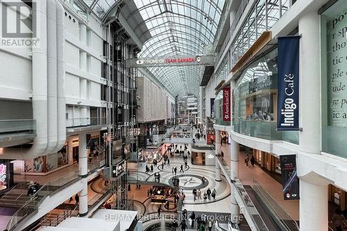 2303 - 197 Yonge Street, Toronto, ON - Outdoor