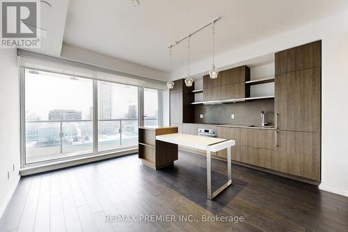 2303 - 197 Yonge Street, Toronto, ON - Indoor