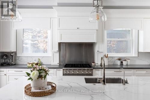 36 Sir Williams Lane, Toronto, ON - Indoor Photo Showing Kitchen