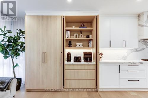 8 Birchcroft Road, Toronto, ON - Indoor Photo Showing Kitchen