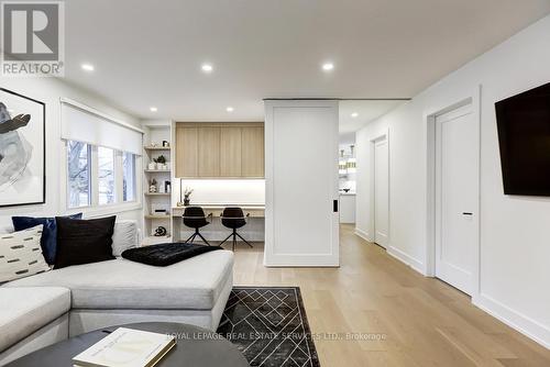 8 Birchcroft Road, Toronto, ON - Indoor Photo Showing Living Room