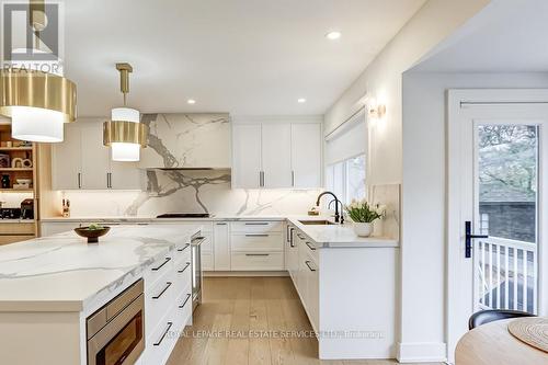 8 Birchcroft Road, Toronto, ON - Indoor Photo Showing Kitchen With Upgraded Kitchen