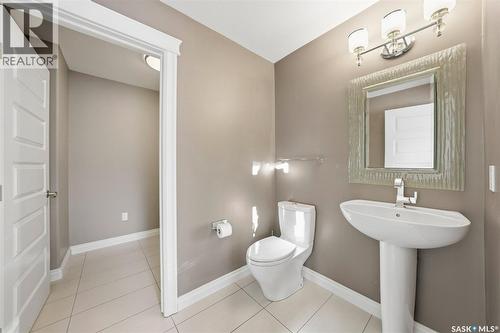 2129 Coy Avenue, Saskatoon, SK - Indoor Photo Showing Bathroom