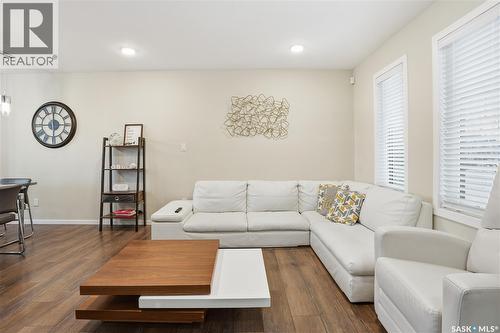 7904 Canola Avenue, Regina, SK - Indoor Photo Showing Living Room