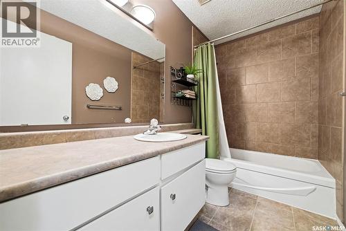 387 Fines Drive, Regina, SK - Indoor Photo Showing Bathroom