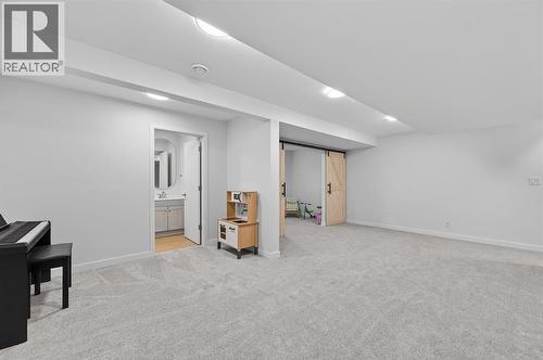 19 Rowley Park Nw, Calgary, AB - Indoor