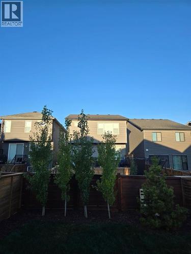 19 Rowley Park Nw, Calgary, AB - Outdoor