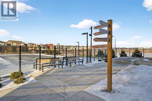 19 Rowley Park Nw, Calgary, AB - Outdoor