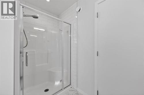 19 Rowley Park Nw, Calgary, AB - Indoor Photo Showing Bathroom