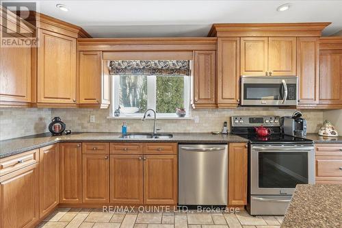 10 Grosvenor Drive, Belleville (Belleville Ward), ON - Indoor Photo Showing Kitchen With Double Sink
