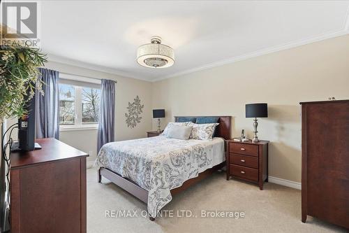 10 Grosvenor Drive, Belleville (Belleville Ward), ON - Indoor Photo Showing Bedroom