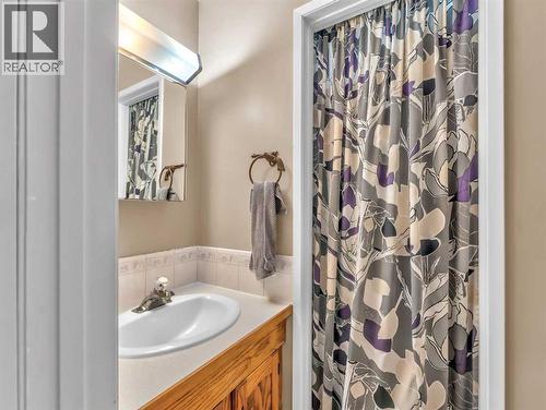 12002 Range Road 65, Rural Cypress County, AB - Indoor Photo Showing Bathroom