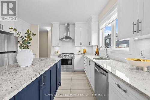 807 Mercier Crescent, Ottawa, ON - Indoor Photo Showing Kitchen With Stainless Steel Kitchen With Double Sink With Upgraded Kitchen
