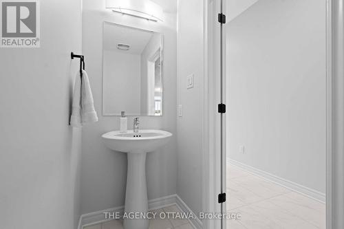 1150 Cope Drive, Ottawa, ON - Indoor Photo Showing Bathroom
