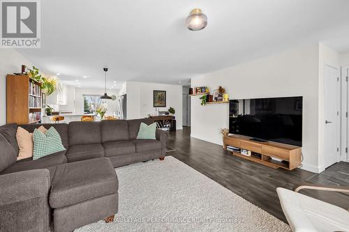 52 Adam Street, The Nation, ON - Indoor Photo Showing Living Room