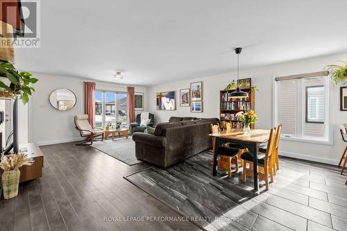 52 Adam Street, The Nation, ON - Indoor Photo Showing Living Room