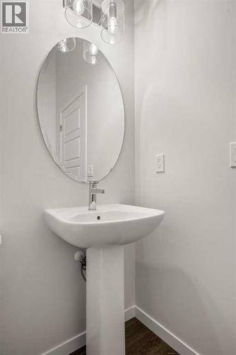 110 Wolf Creek Rise Se, Calgary, AB - Indoor Photo Showing Bathroom