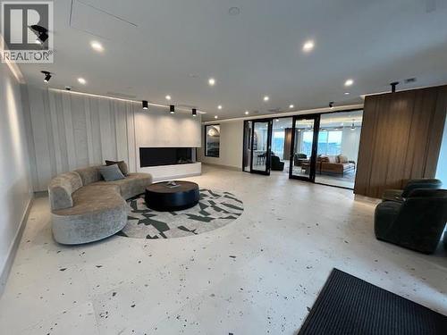 75 Predator Ridge Drive Unit# 406, Vernon, BC - Indoor Photo Showing Other Room