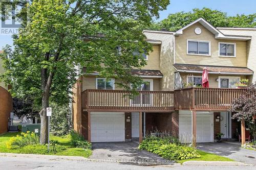 7 - 86 ESTERLAWN PRIVATE  Ottawa, ON K2A 4C1