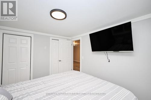 1444 Lakehurst Avenue, Fort Erie (Crescent Park), ON - Indoor Photo Showing Bedroom