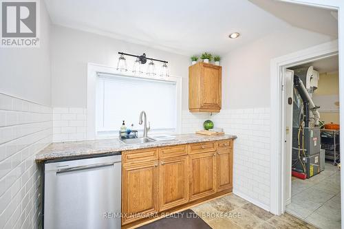 1444 Lakehurst Avenue, Fort Erie (Crescent Park), ON - Indoor Photo Showing Kitchen
