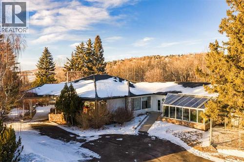187 Slopeview Drive Sw, Calgary, AB - Outdoor